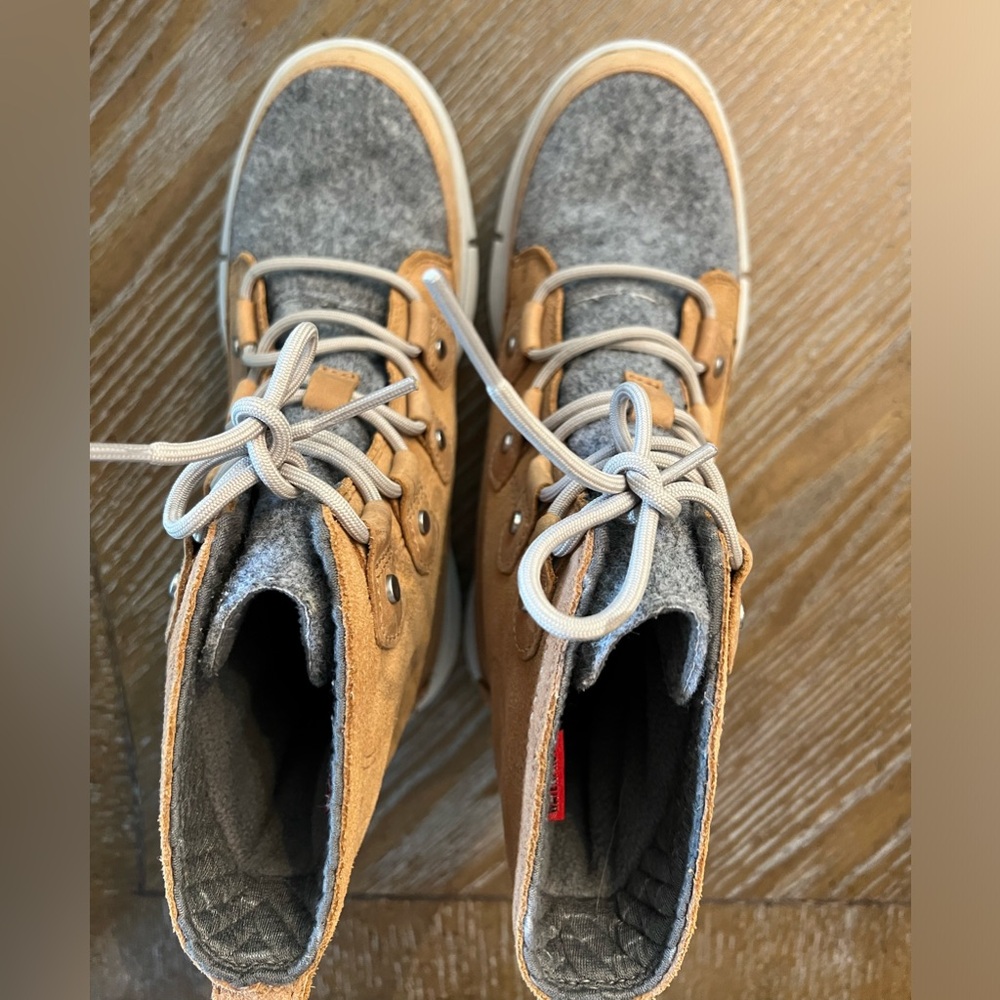 Sorel Tan and Gray Women's Lace-Up Casual Boots - Picture 9 of 13